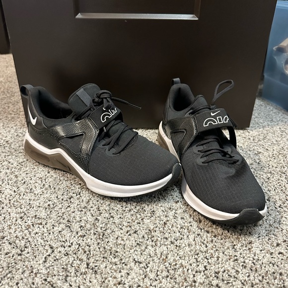 Nike Shoes - Nike Air Max